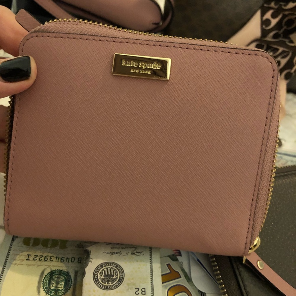 AUTHENTIC KATE SPADE ♠️ WALLET